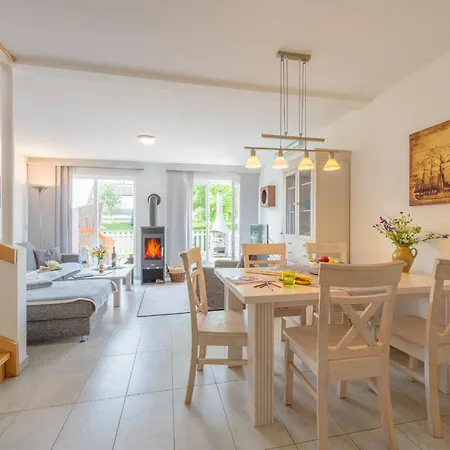Strandhaus Lucia In בית נופש *